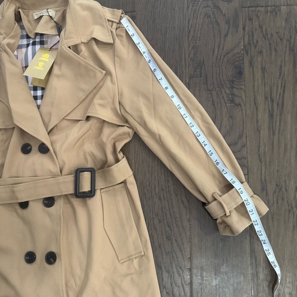 Burberry Classic Tan Trench Coat - Picture 11 of 13